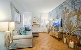 Domus Regola Luxury Apartment